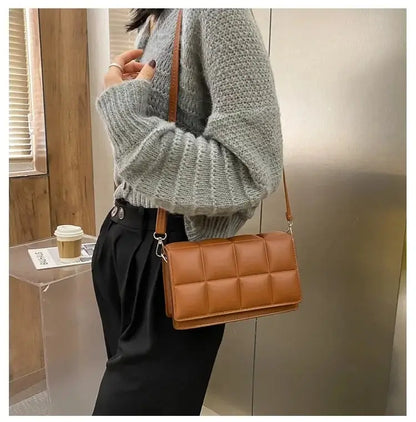 Discover the Trendy Designer Women's Shoulder Bag - Small PU Leather Crossbody Essential